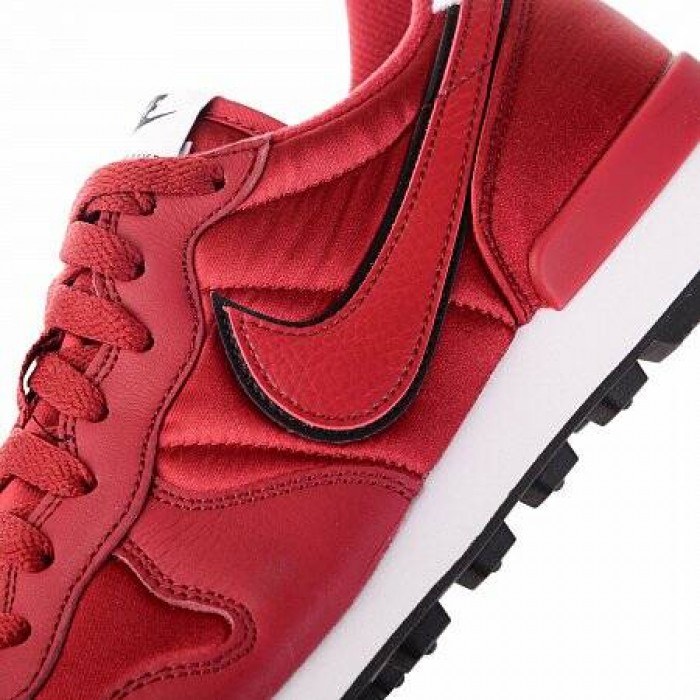 Кроссовки Nike INTERNATIONALIST HEAT (Цвет Red Crush-White)