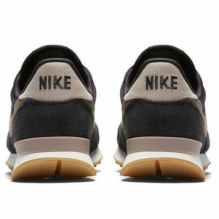 Кроссовки Nike NIKE INTERNATIONALIST (Цвет Oil Grey-Mink Brown-Summit White)