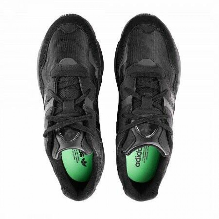 Кроссовки Adidas Originals YUNG-96 (Цвет Core Black-Carbon)